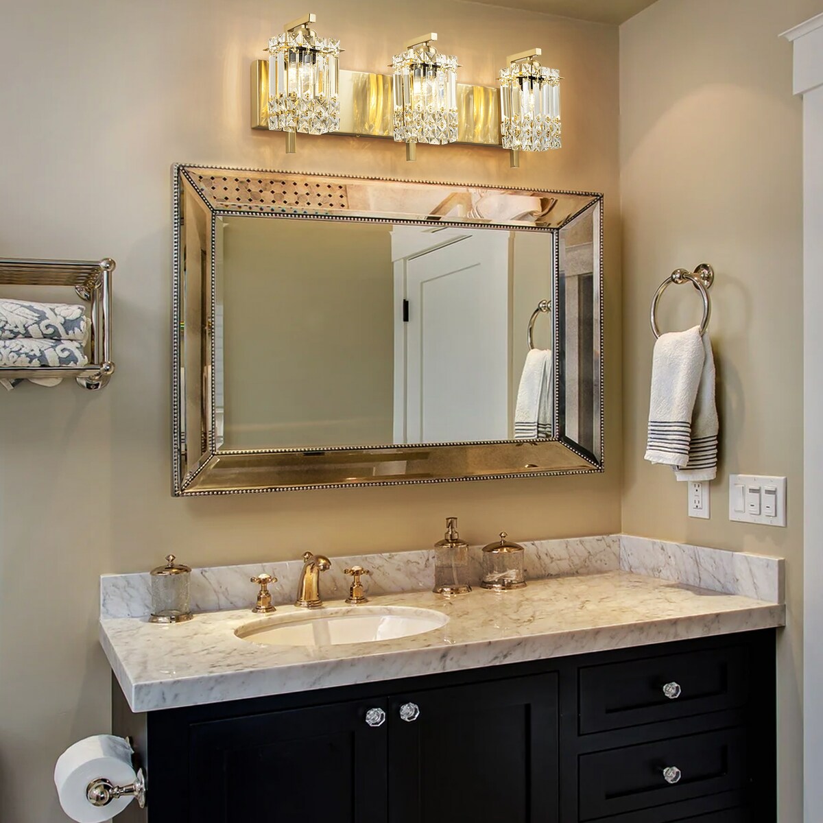 Applique murale moderne et glamour à 3 lumières pour salle de bain, avec miroir en cristal