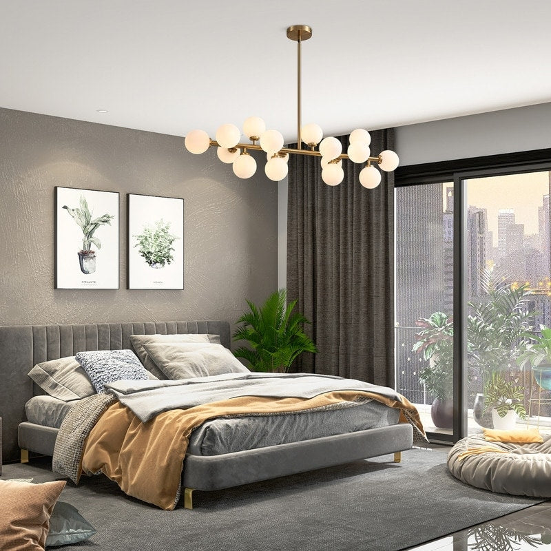 Lustre linéaire moderne du milieu du siècle de 101,6 cm (40 po), suspension Sputnik en laiton doré à 16 lumières avec globe en verre dépoli pour salle à manger