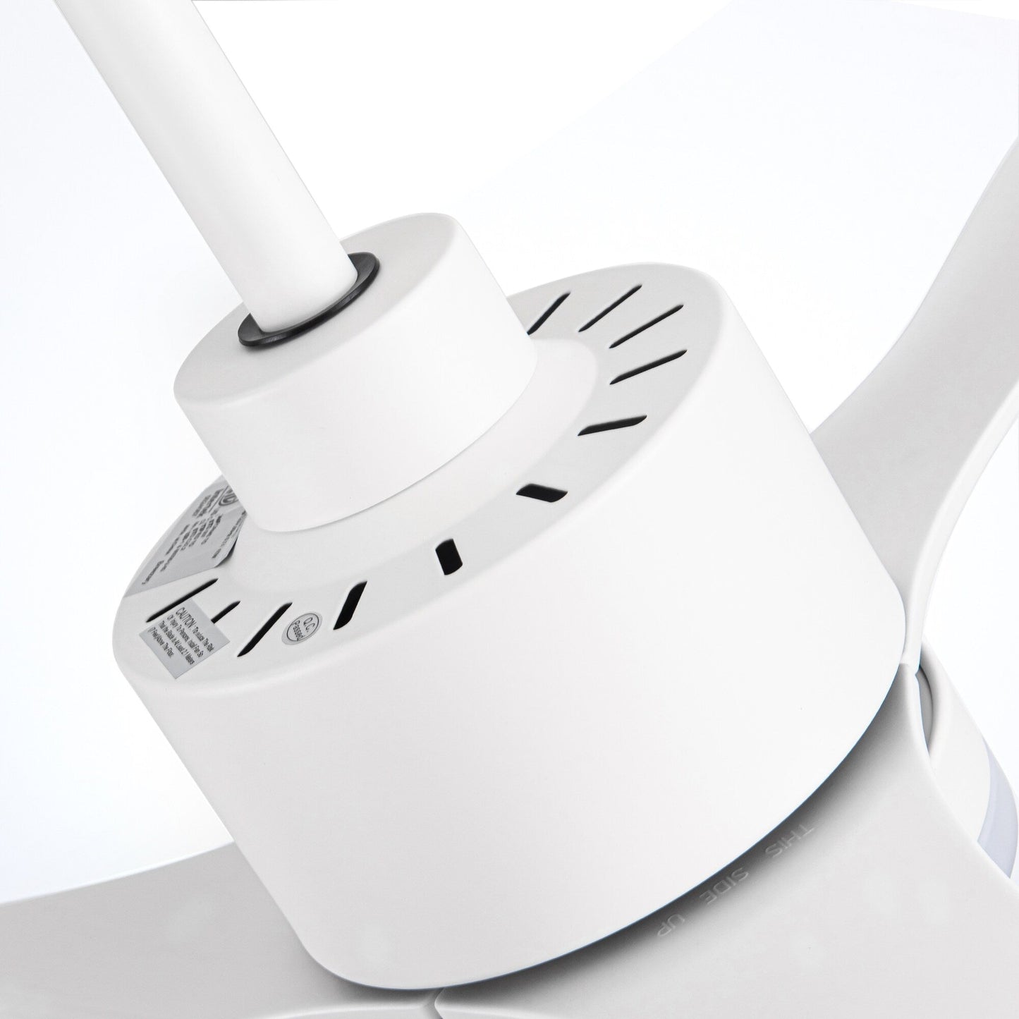 Ventilateur de plafond LED 52 pouces avec télécommande et éclairage (3 pales)