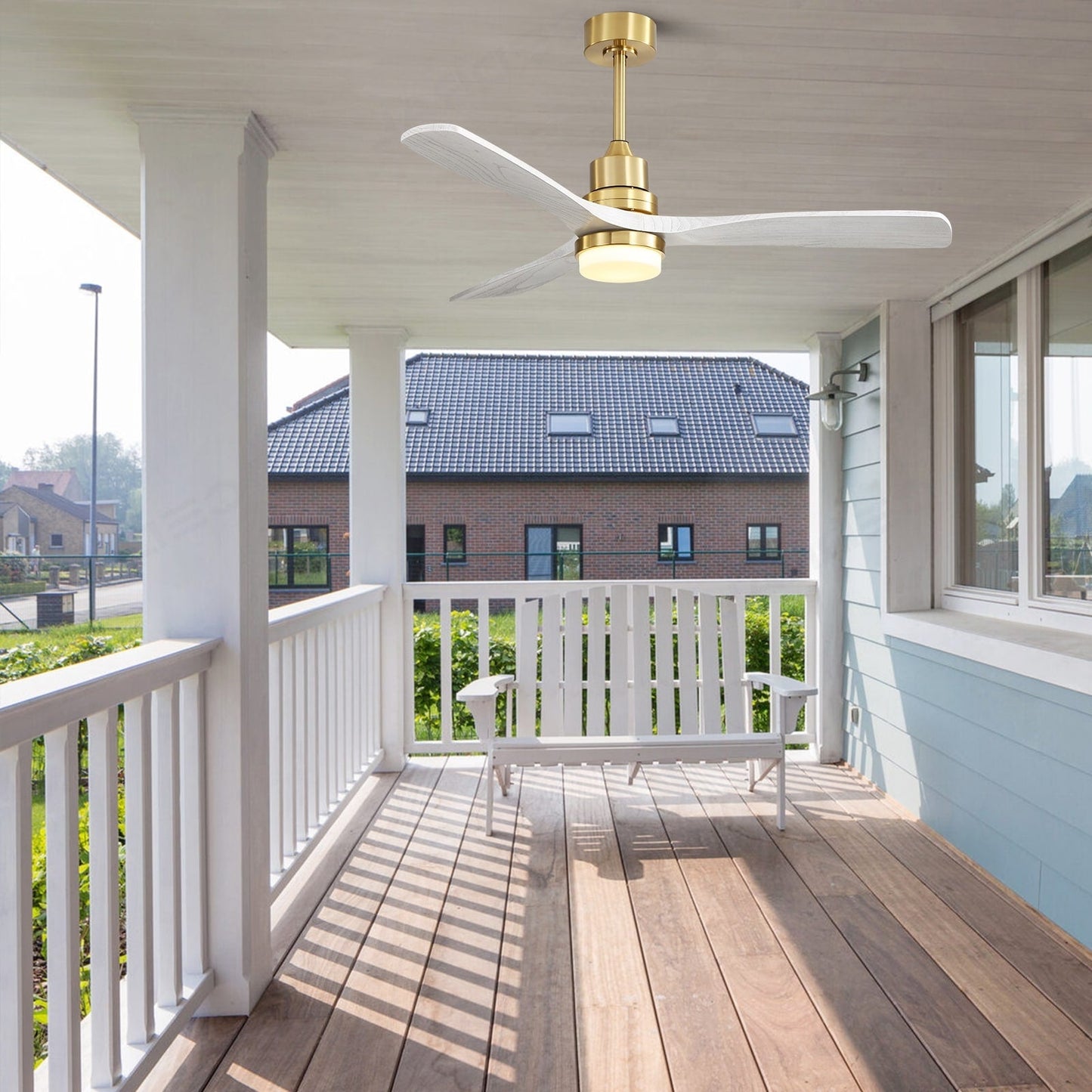 Ventilateur de plafond d'intérieur Sofucor 52 en bois avec éclairage intégré et télécommande (en option).