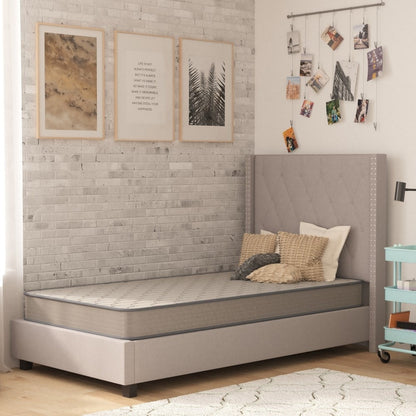 Matelas hybride à ressorts ensachés à plateau ferme moyen