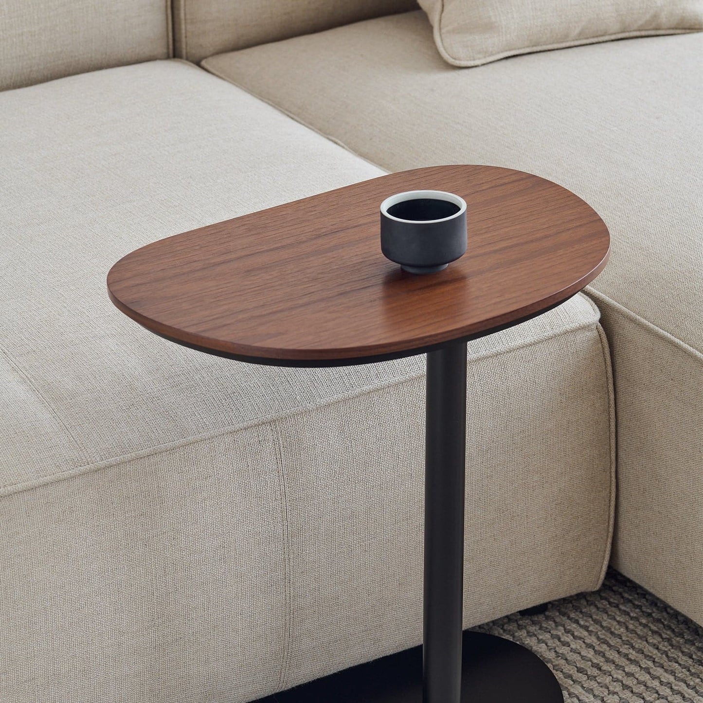 Table d'appoint en amande 