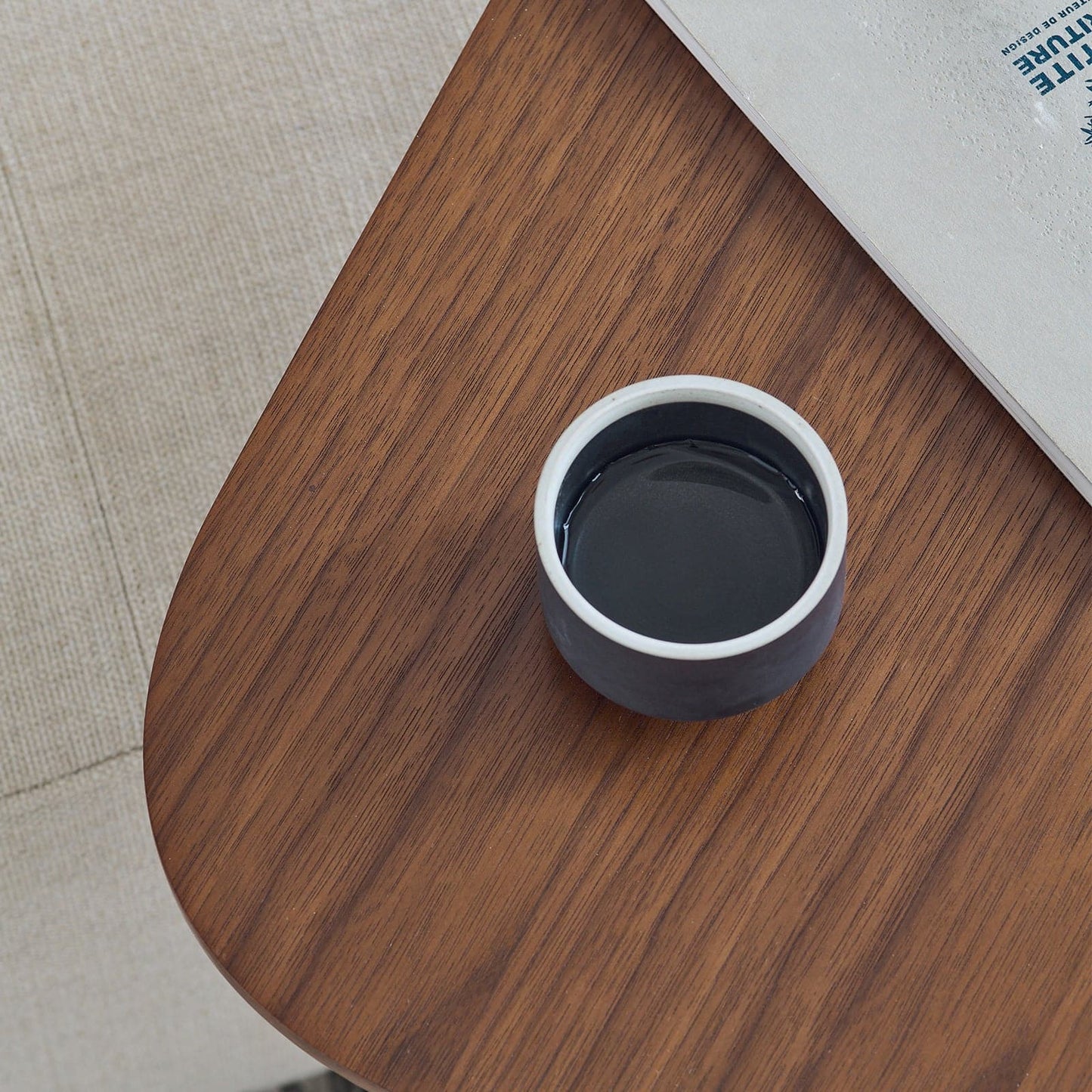 Table d'appoint en amande 