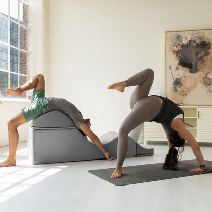 Chaise longue convertible Avana Kami / Yoga et massage - Pouf 2 en 1 avec fauteuil de yoga dépliable dissimulé, Microvelours - Non disponible