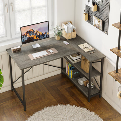 Petit bureau d'angle en forme de L avec étagères de rangement