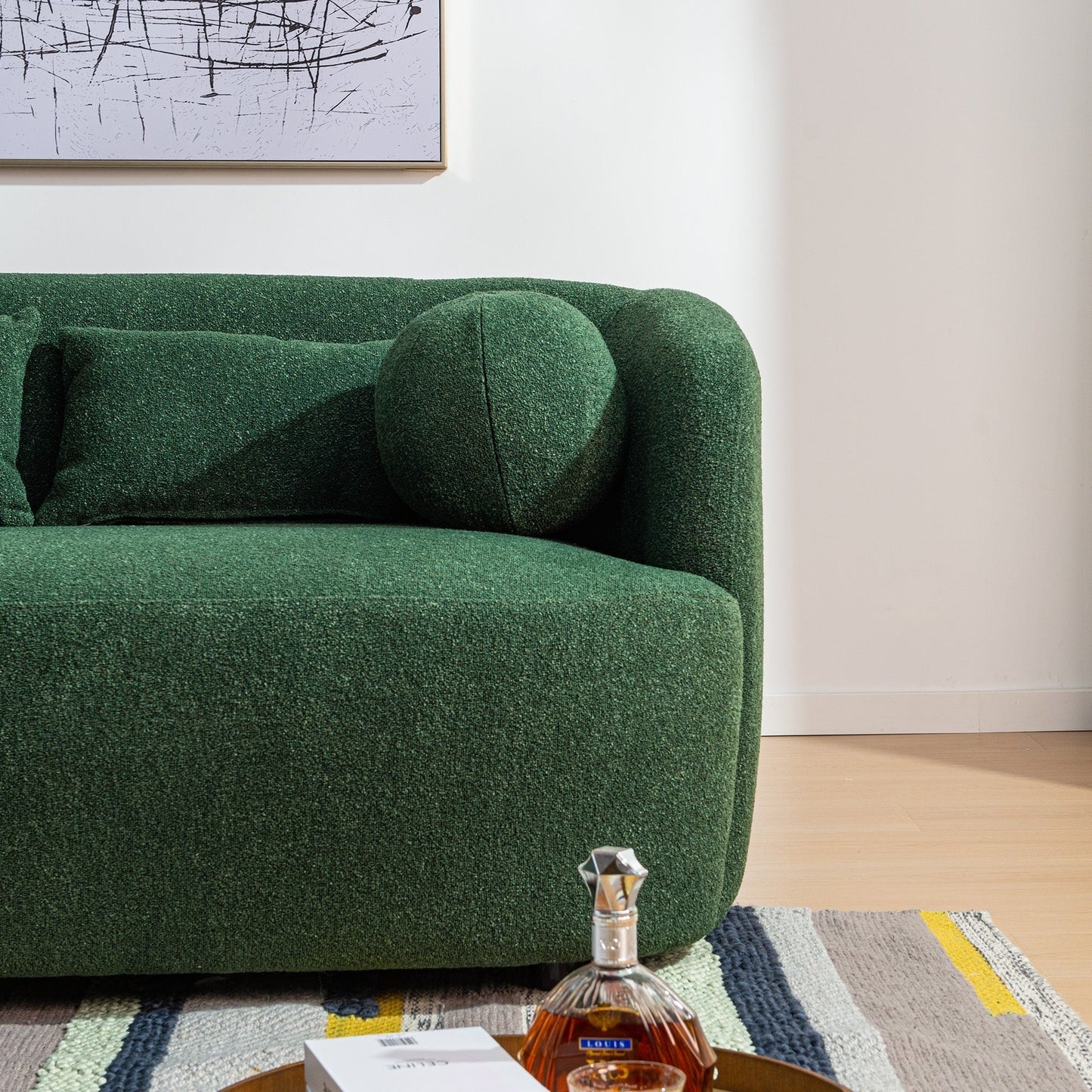 Canapé 2 places KINWELL en tissu bouclé avec coussins