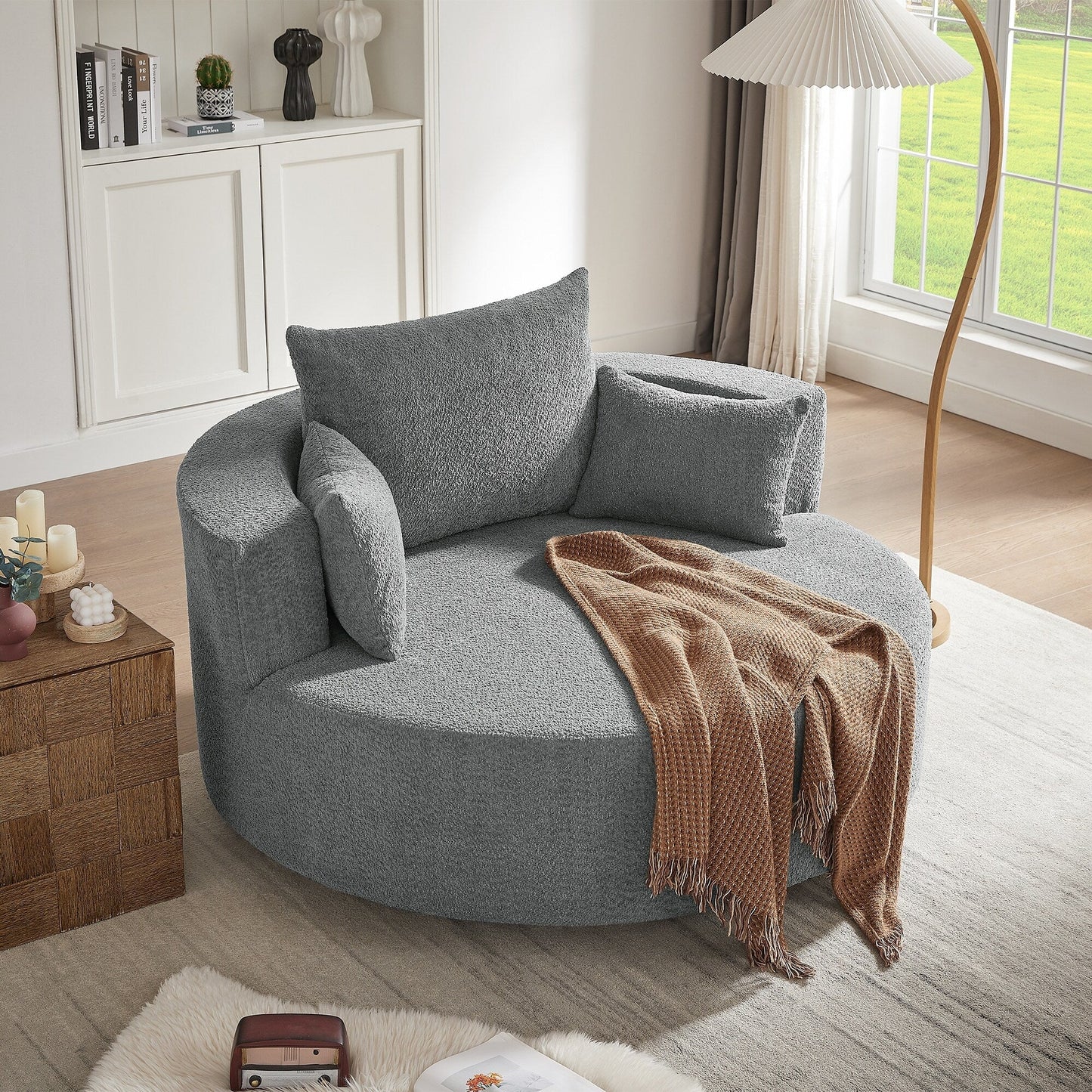 Fauteuil lounge rond en chenille, avec accoudoirs et base pivotante à 360° et 3 coussins amovibles