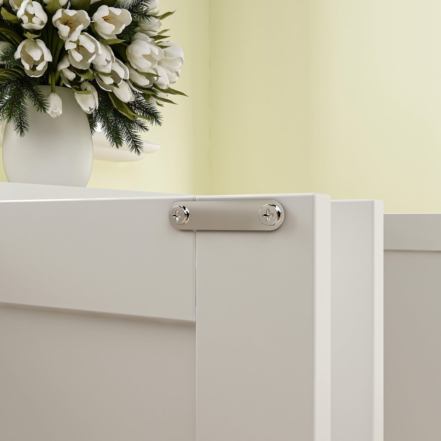 Meubles dissimulant la litière pour chat dans une salle de bain privée pour animaux de compagnie