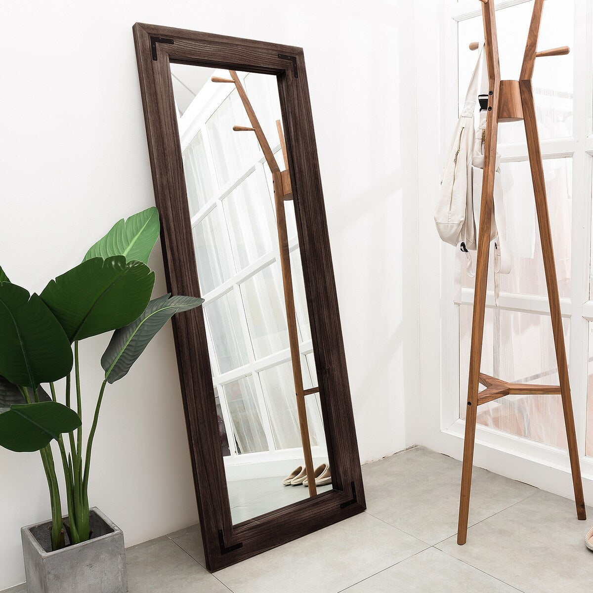 Miroir sur pied rustique encadré en bois, style ferme - 65 x 24