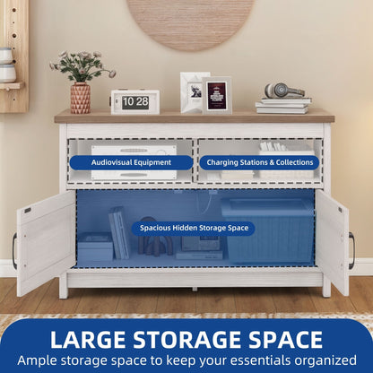 Meuble TV de style campagnard pour téléviseur jusqu'à 65 pouces avec portes et étagères ouvertes, console multimédia et prise électrique.