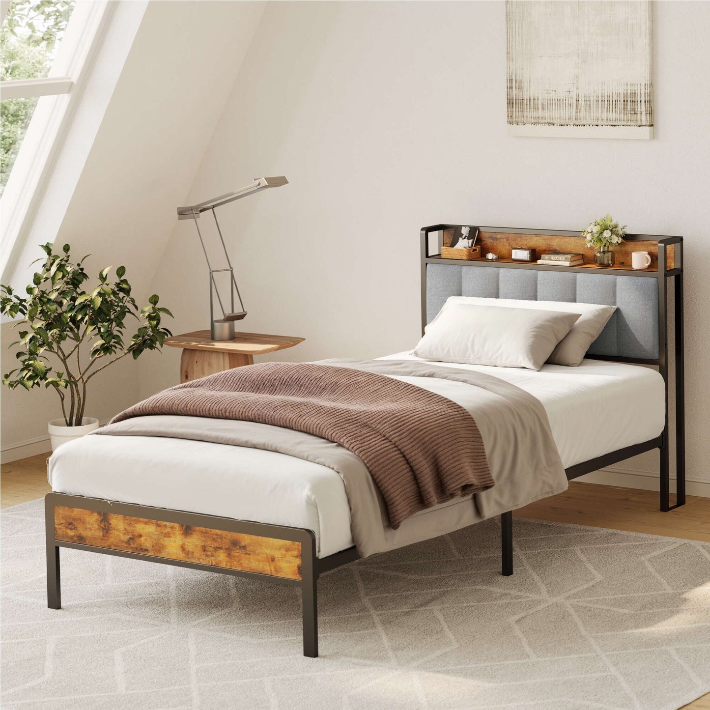 Cadre de lit plateforme en métal pour lits jumeaux, doubles, queen et king size, avec tête de lit rembourrée et rangement.