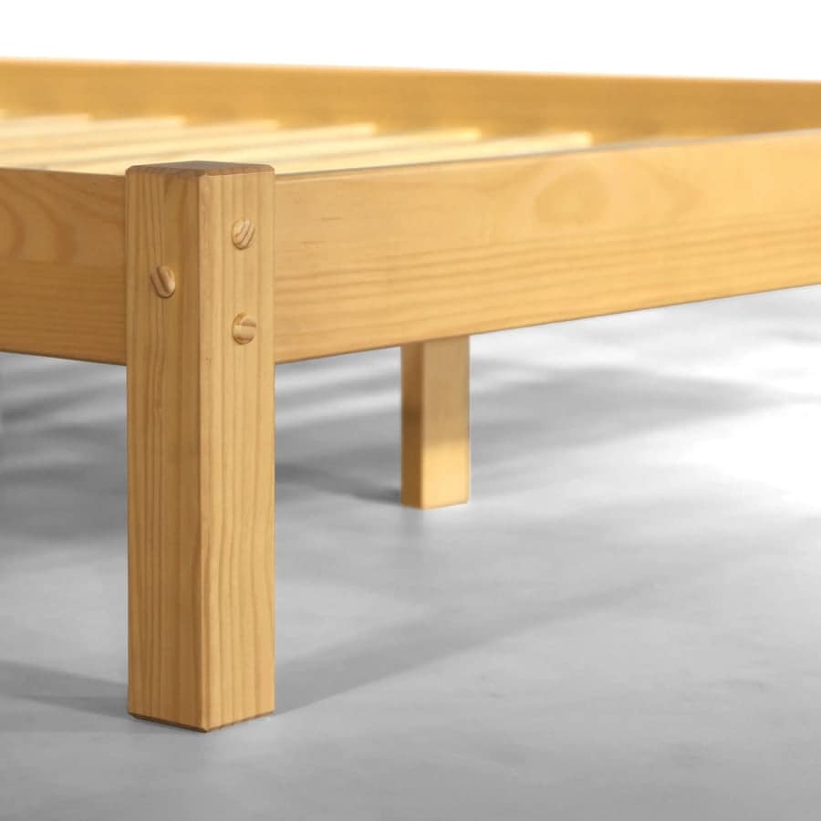 Lit plateforme en bois massif de style Shaker, meuble en bois grainé