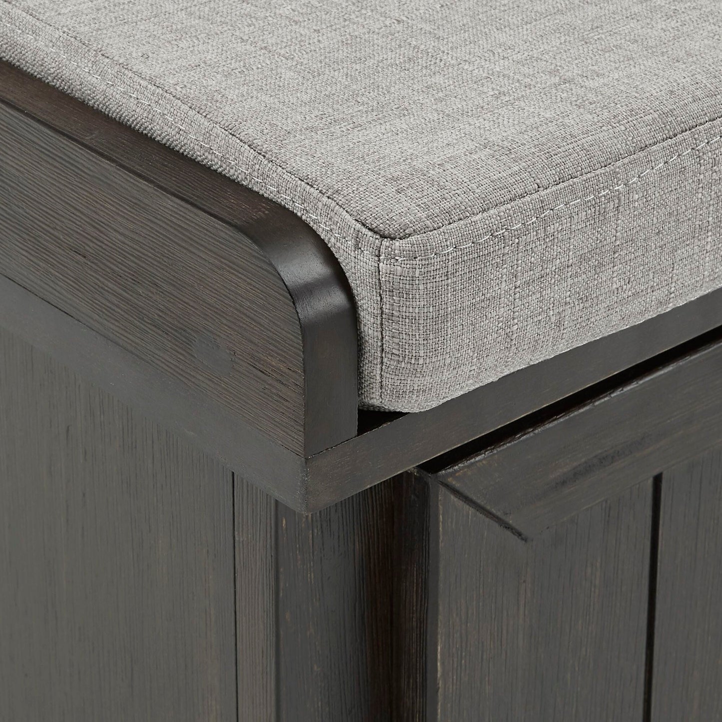 Banc de rangement Granger avec coussin d'assise en lin par iNSPIRE Q Classic