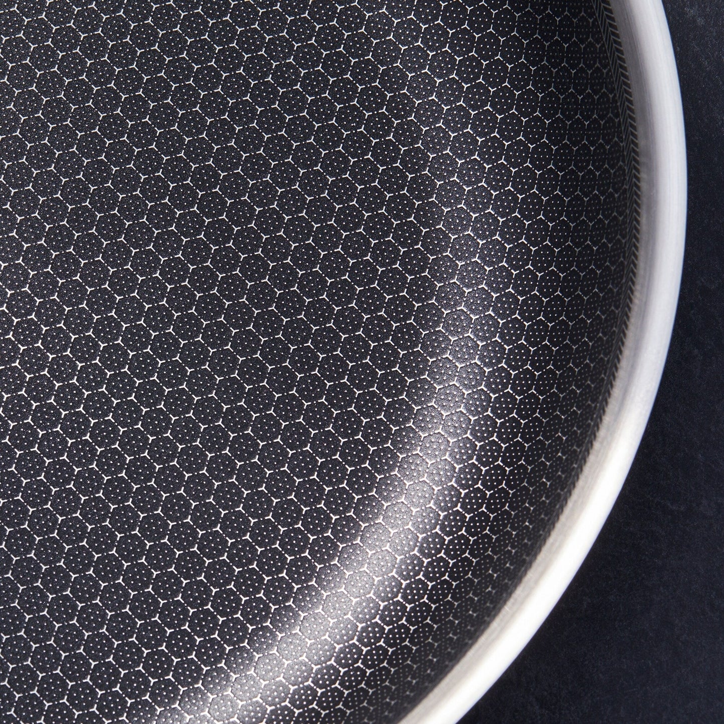 Ensemble de 3 poêles à frire HENCKELS Paradigm avec spatule et cuillère de service offertes - 5 pièces