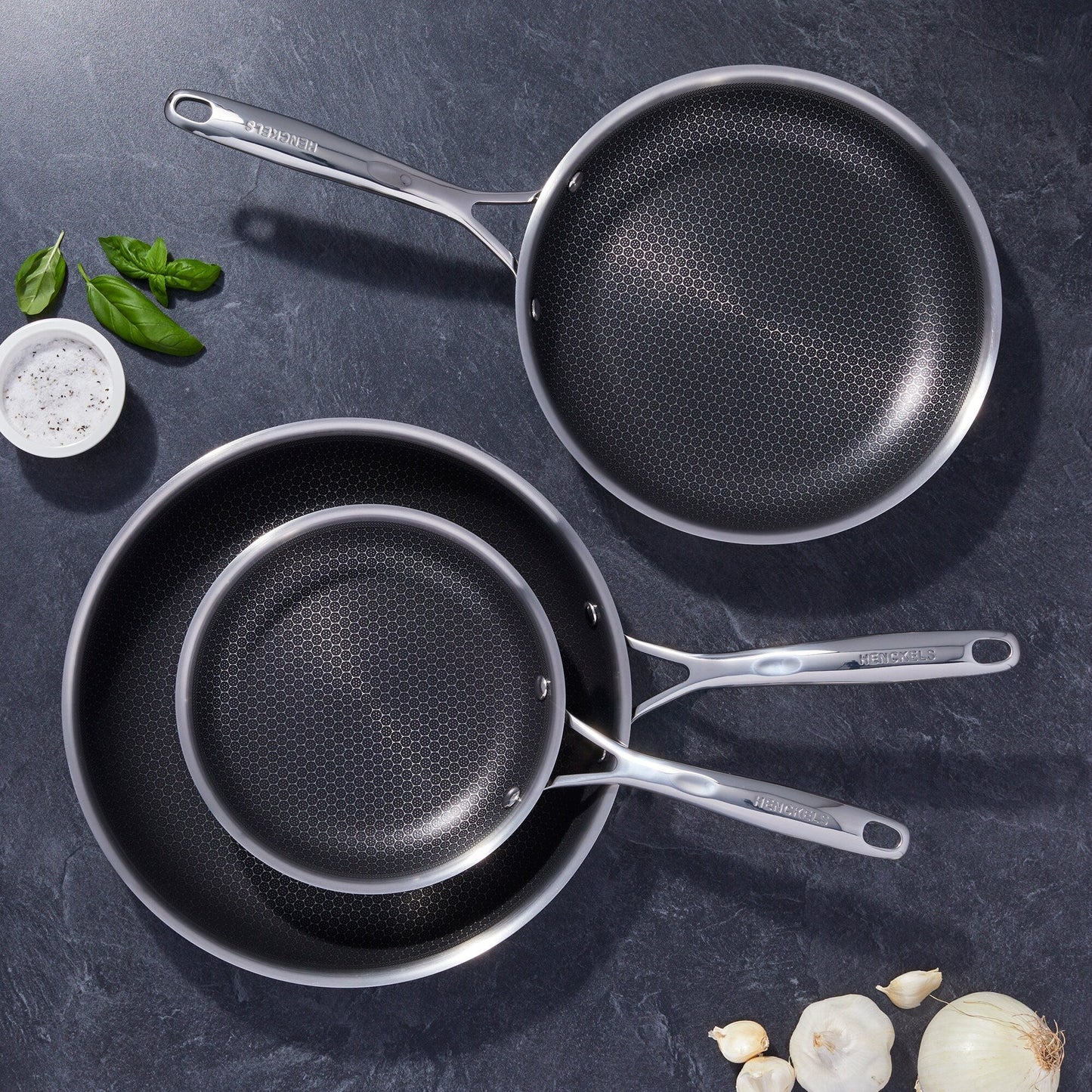 Ensemble de 3 poêles à frire HENCKELS Paradigm avec spatule et cuillère de service offertes - 5 pièces