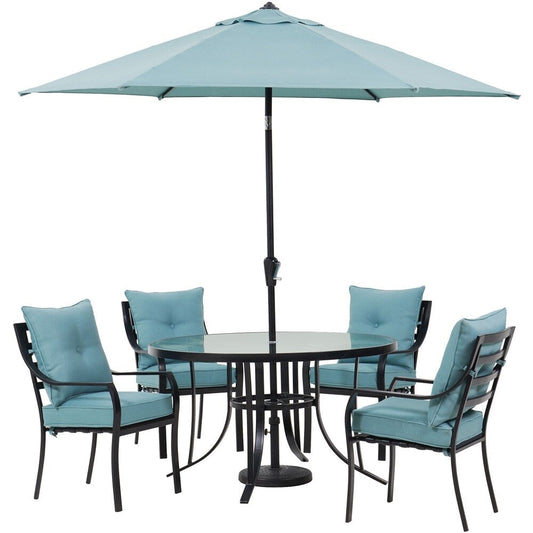 Ensemble de salle à manger 5 pièces Hanover Lavallette bleu océan avec 4 chaises fixes, table ronde en verre de 132 cm, parasol et pied de table.
