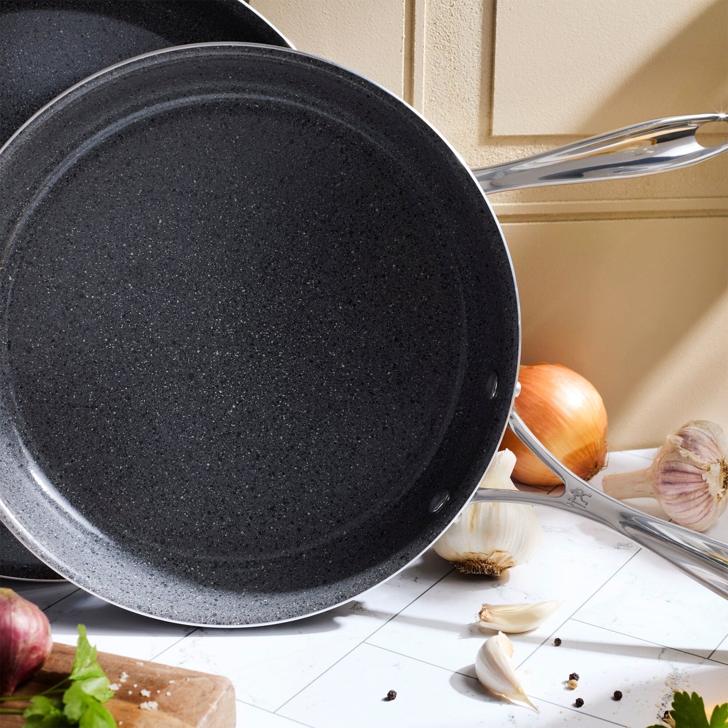 Batterie de cuisine antiadhésive Henckels Capri Ceramic 11 pièces en aluminium et céramique - Gris