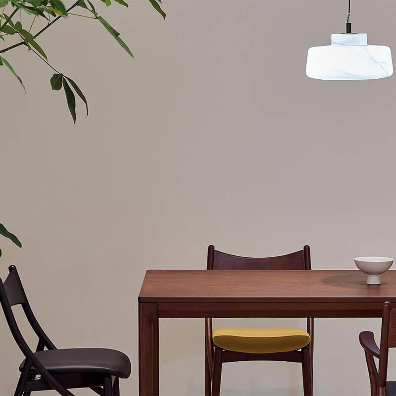 Table à manger en fer à cheval