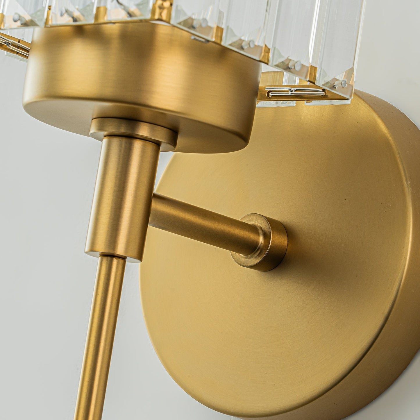 Applique murale moderne dorée à intensité variable, style cylindrique glamour pour salle de bain, applique murale en cristal pour coiffeuse