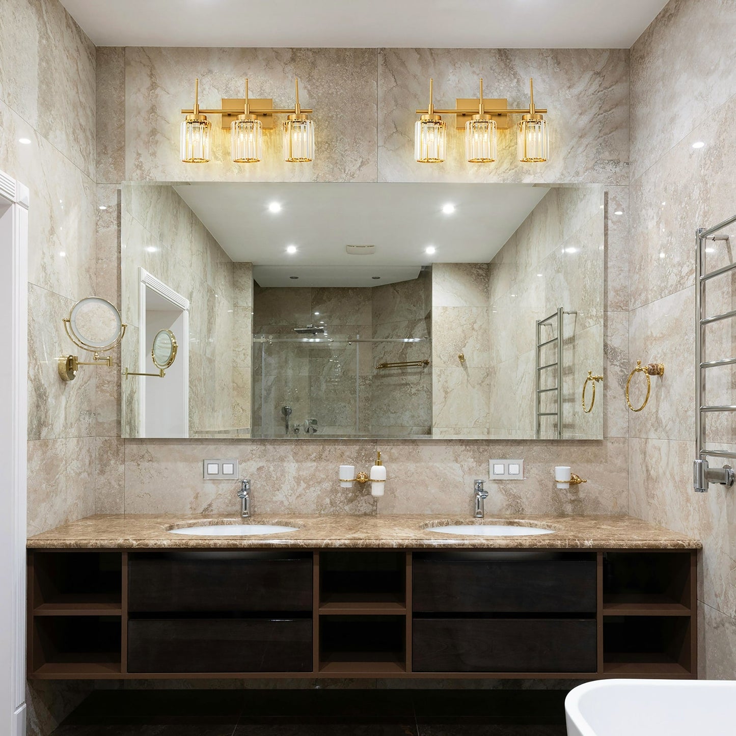 Applique murale moderne dorée à intensité variable, style cylindrique glamour pour salle de bain, applique murale en cristal pour coiffeuse