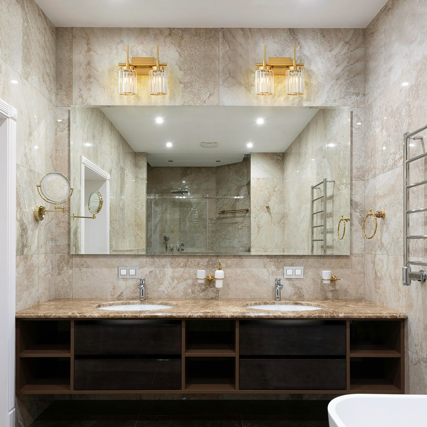 Applique murale moderne dorée à intensité variable, style cylindrique glamour pour salle de bain, applique murale en cristal pour coiffeuse