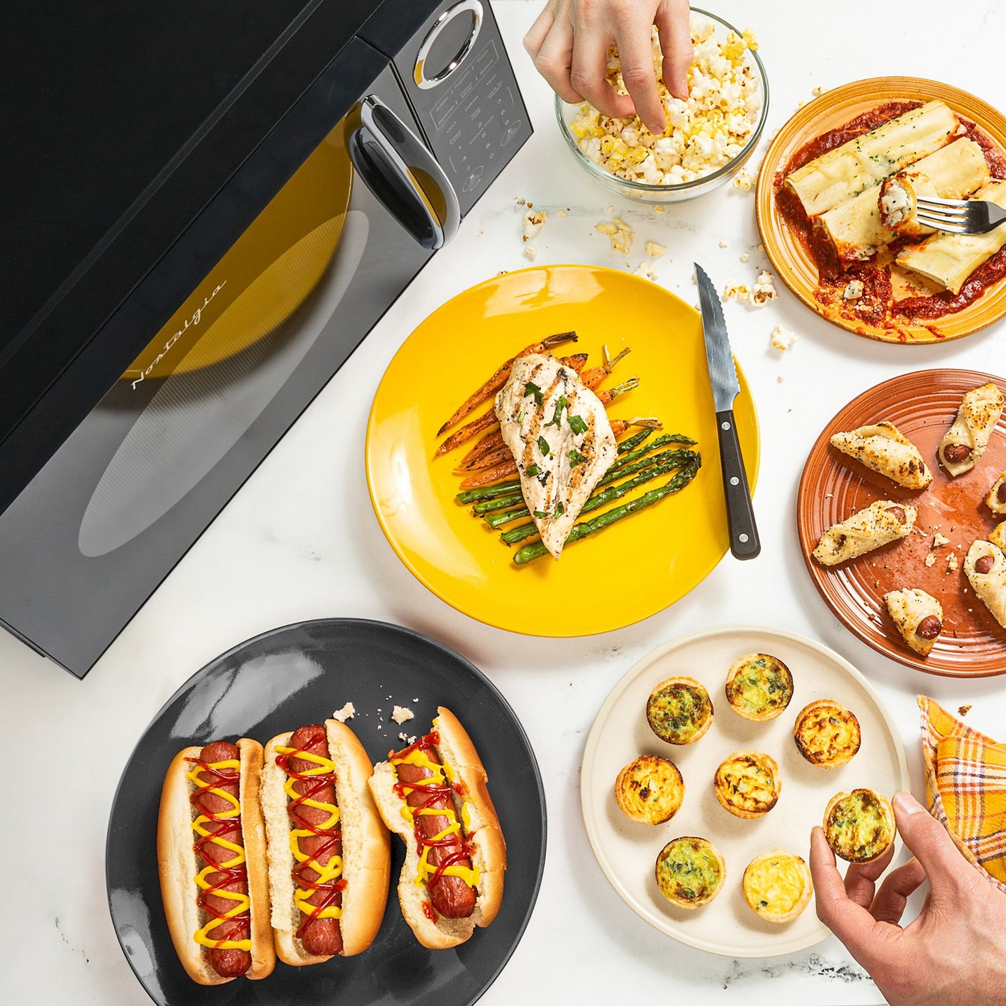 Four à micro-ondes de comptoir Nostalgia Retro de 0,9 pied cube