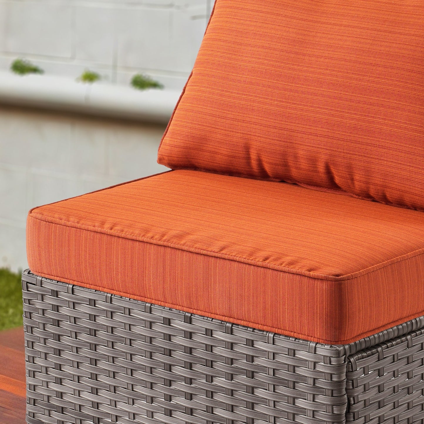 Ensemble de canapé d'angle 11 pièces en résine tressée avec assise profonde, fauteuils pivotants et foyer extérieur OVIOS