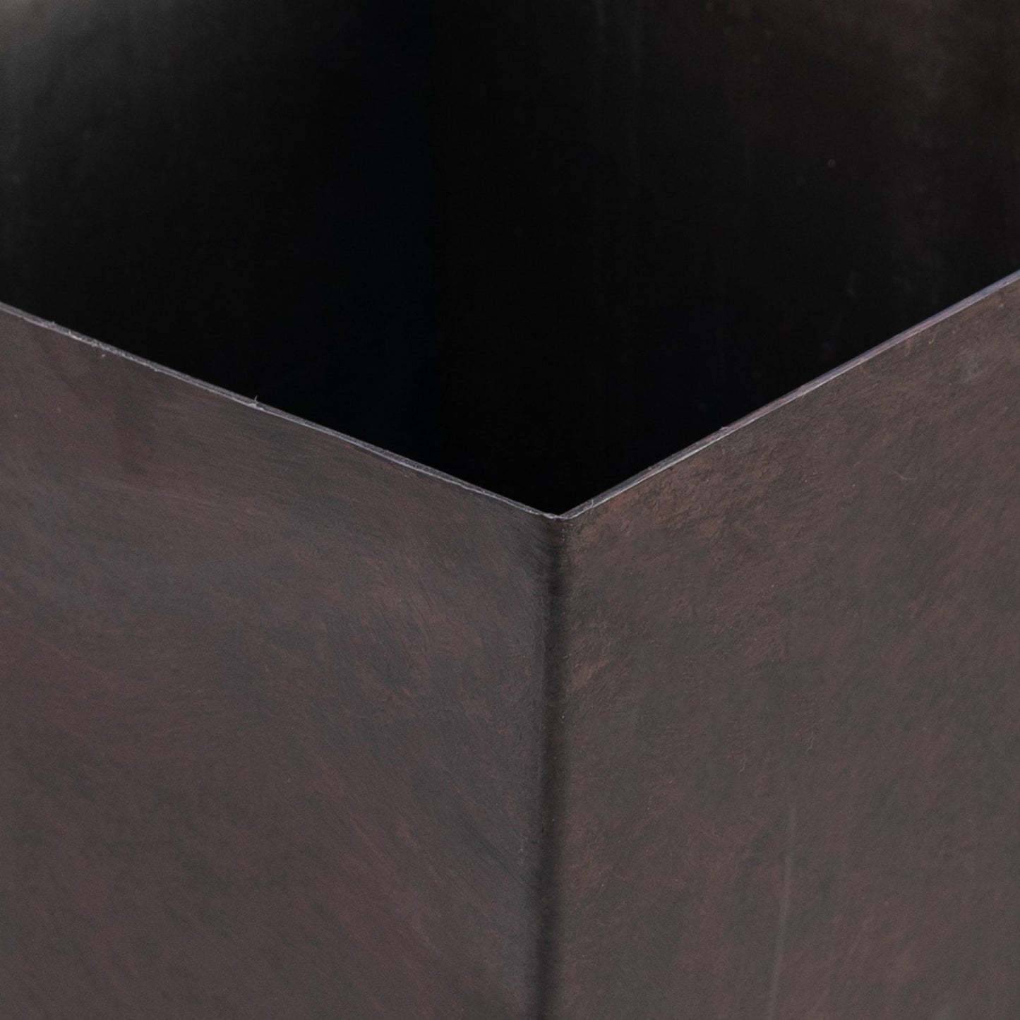 Ensemble de 3 pots de fleurs en plastique Outsunny de 71 cm de haut, grands pots de jardin en plastique pour l'intérieur et l'extérieur, pour l'entrée, la terrasse et le jardin.