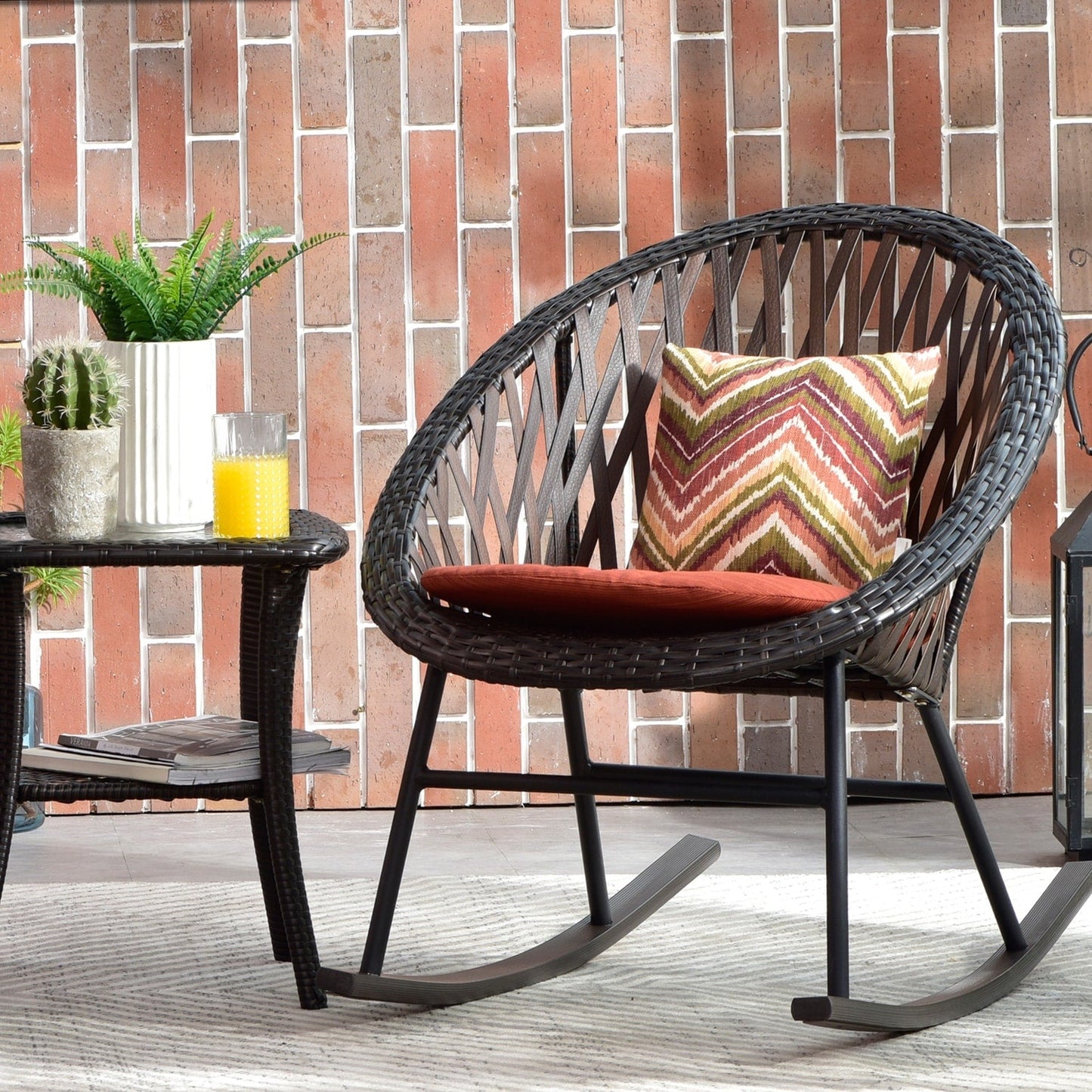 Ensemble bistro de patio OVIOS 3 pièces avec fauteuil à bascule et table basse en verre