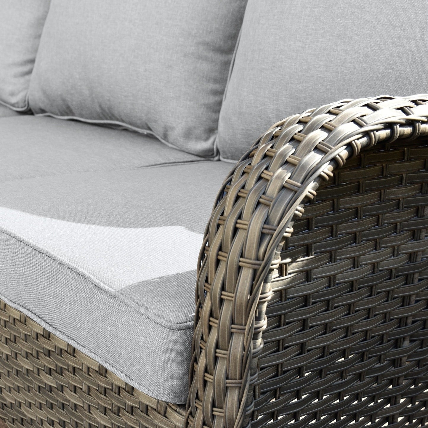 Ensemble de conversation OVIOS 5 pièces en résine tressée avec dossier haut