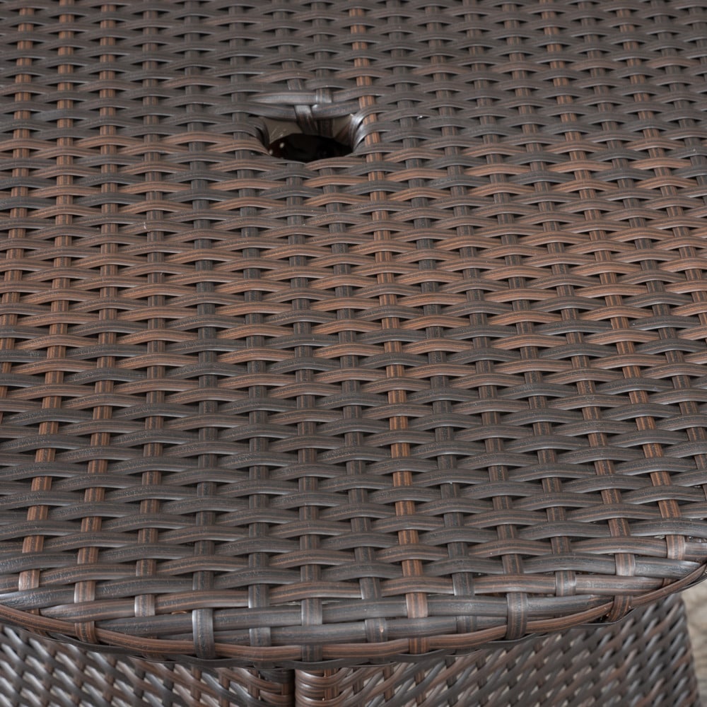 Ensemble bistro d'extérieur en osier 3 pièces Peterson avec coussins par Christopher Knight Home