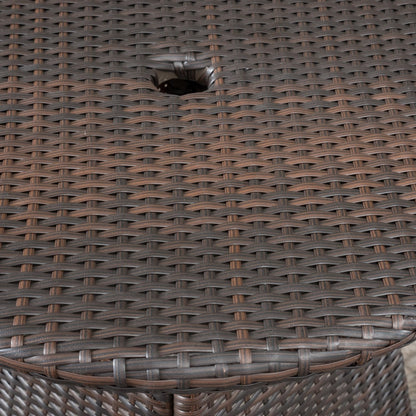 Ensemble bistro d'extérieur en osier 3 pièces Peterson avec coussins par Christopher Knight Home