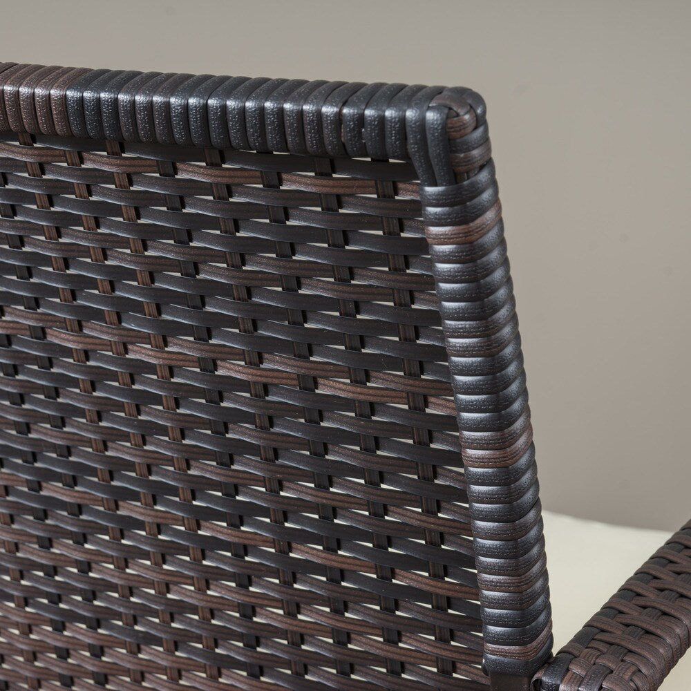 Ensemble bistro d'extérieur en osier 3 pièces Peterson avec coussins par Christopher Knight Home