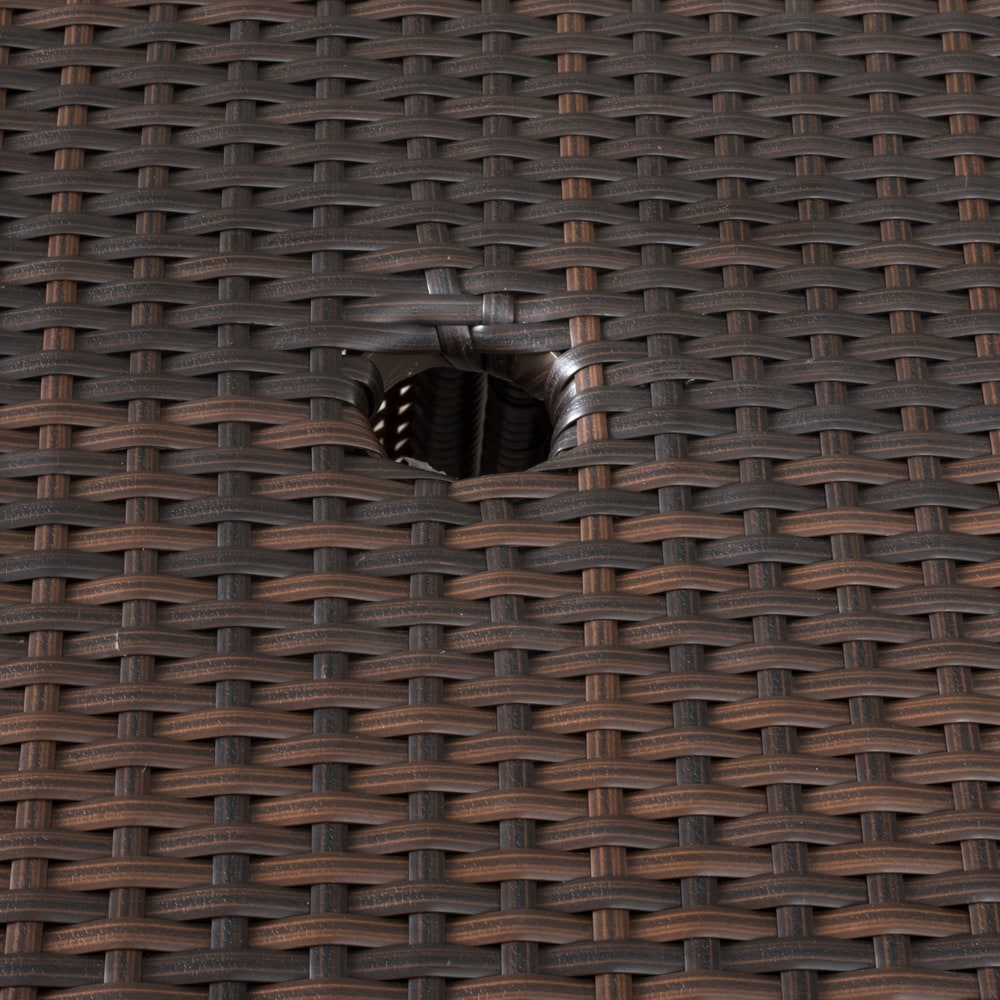 Ensemble bistro d'extérieur en osier 3 pièces Peterson avec coussins par Christopher Knight Home