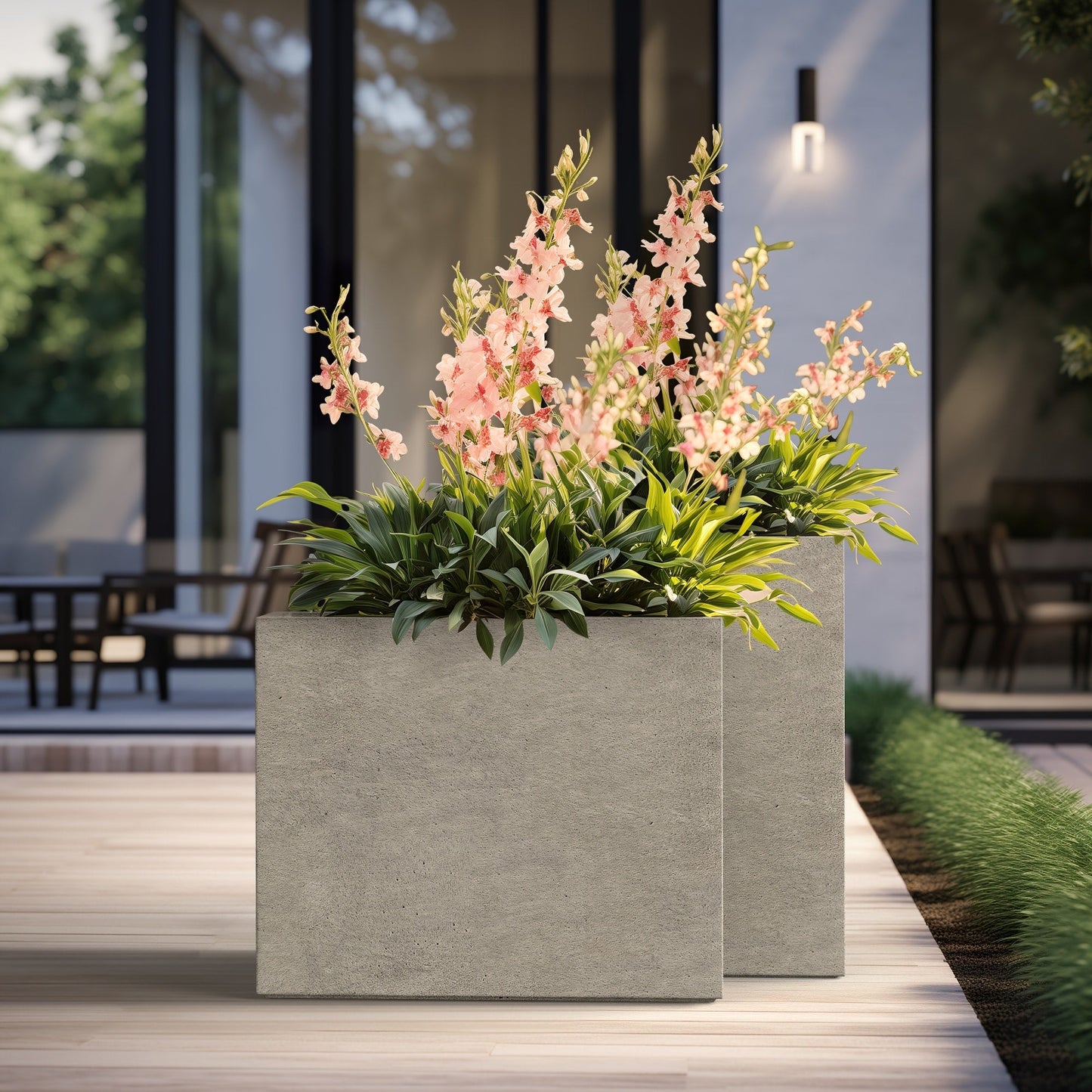Jardinières rectangulaires hautes en béton / Grands bacs à fleurs d'intérieur et d'extérieur