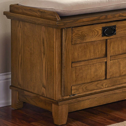 Banc de rangement rembourré en pierre ancienne de la grange grise