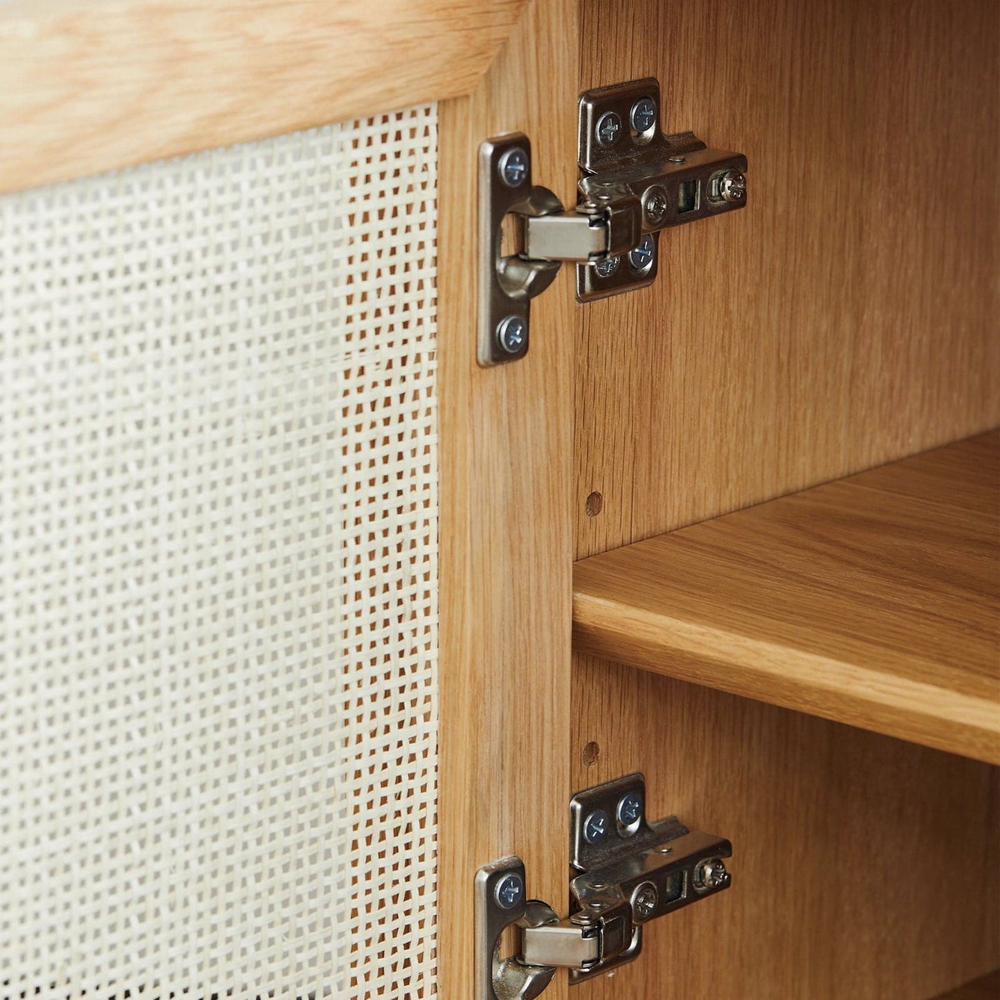 Table de chevet Torii / Porte en rotin tressé