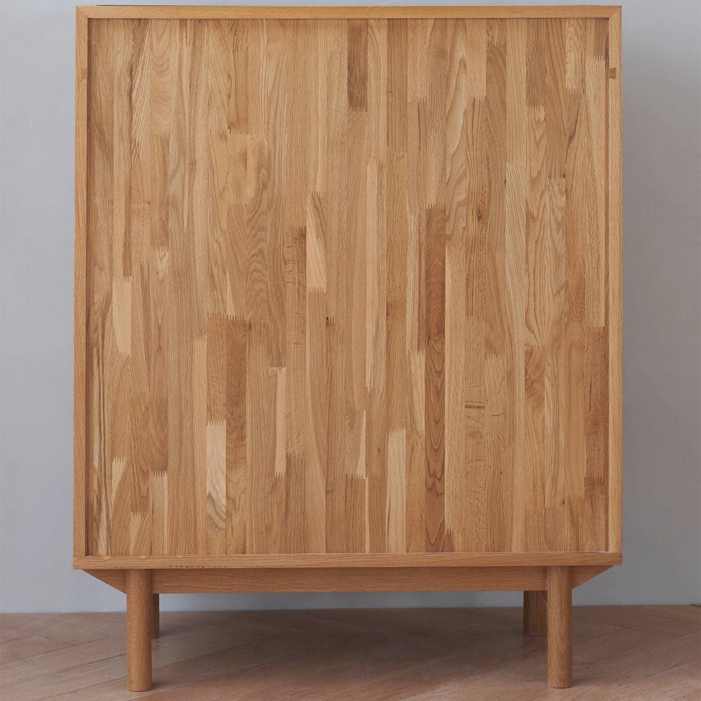 Buffet Torii / Portes en rotin tressé et plateau en verre