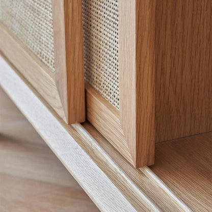 Buffet Torii / Portes en rotin tressé et plateau en verre